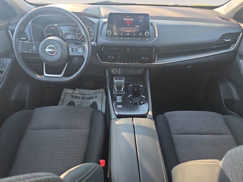 Used 2022 Nissan Rogue SV image 10