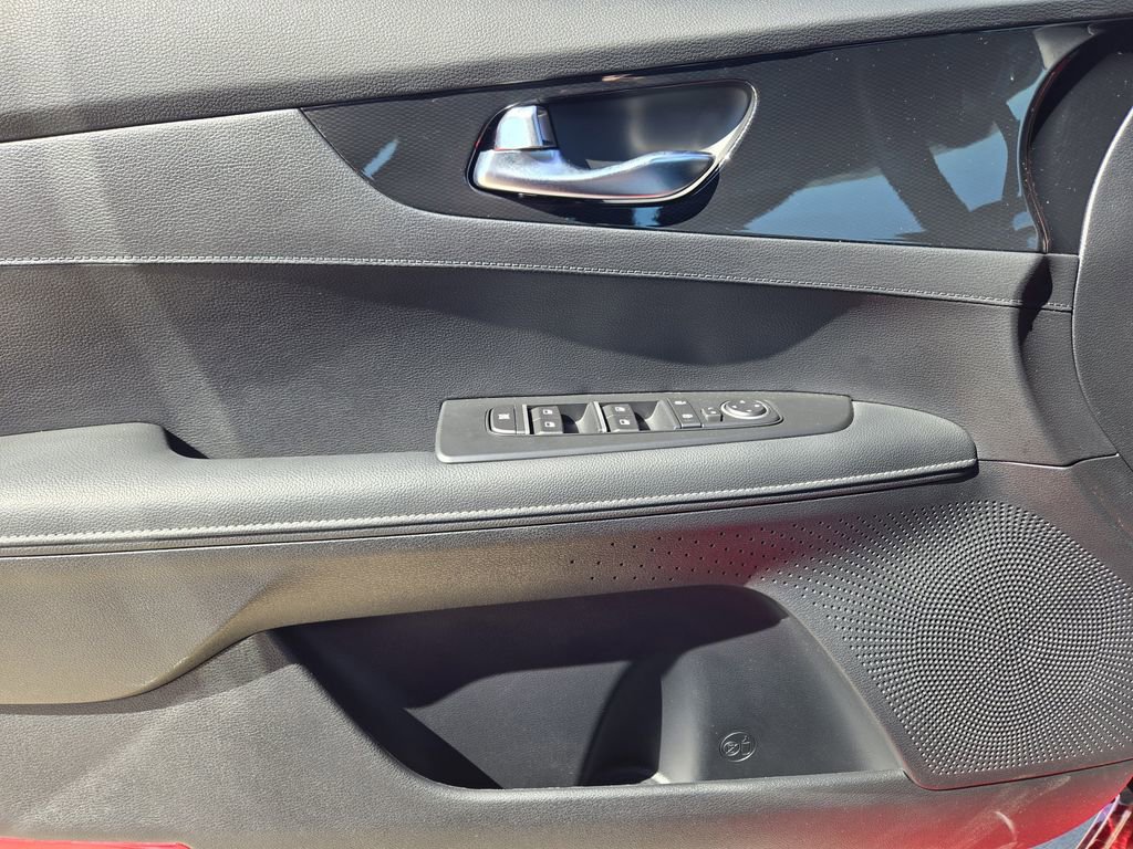 Used 2024 Kia Forte GT-Line image 29