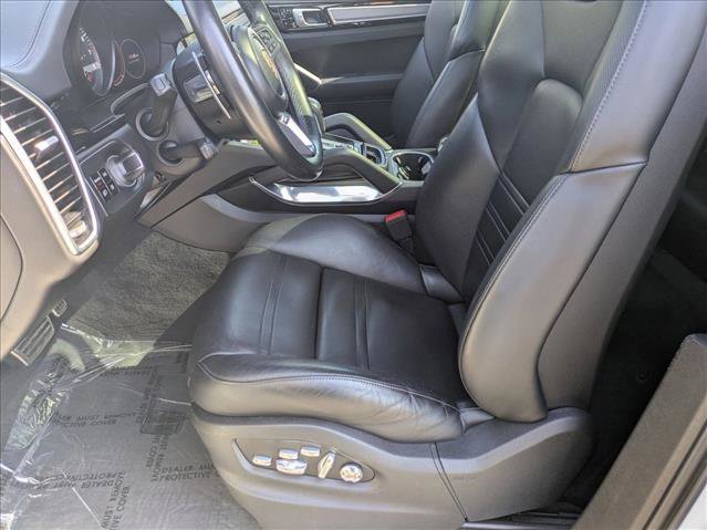 Used 2020 Porsche Cayenne Turbo AWD/4WD image 17