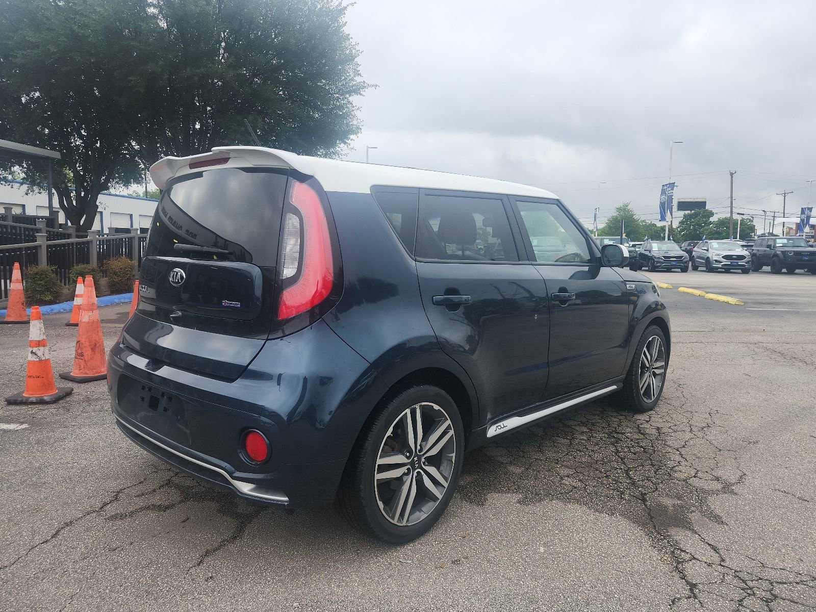 Used 2018 Kia Soul + FWD image 3