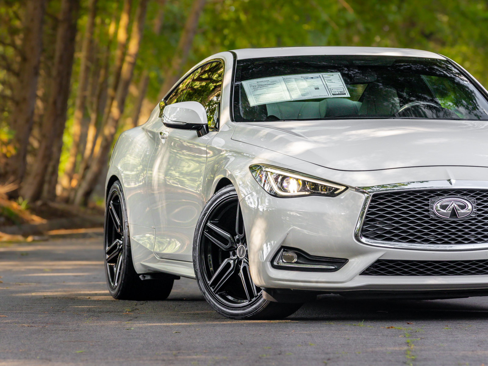 Used 2017 INFINITI Q60 3.0t w/ Premium Plus Package 3.0T RWD image 31