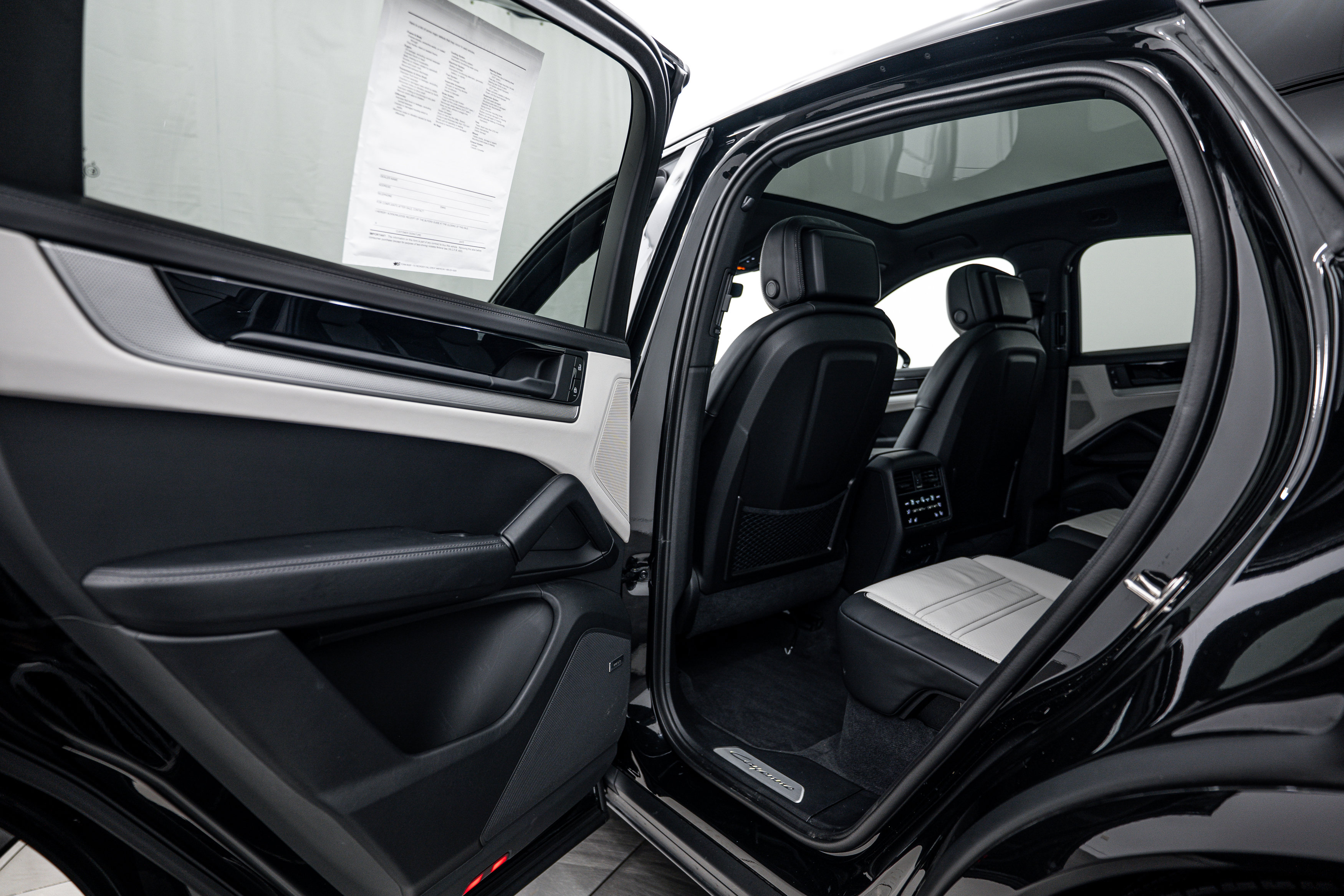 Certified 2025 Porsche Cayenne S image 22