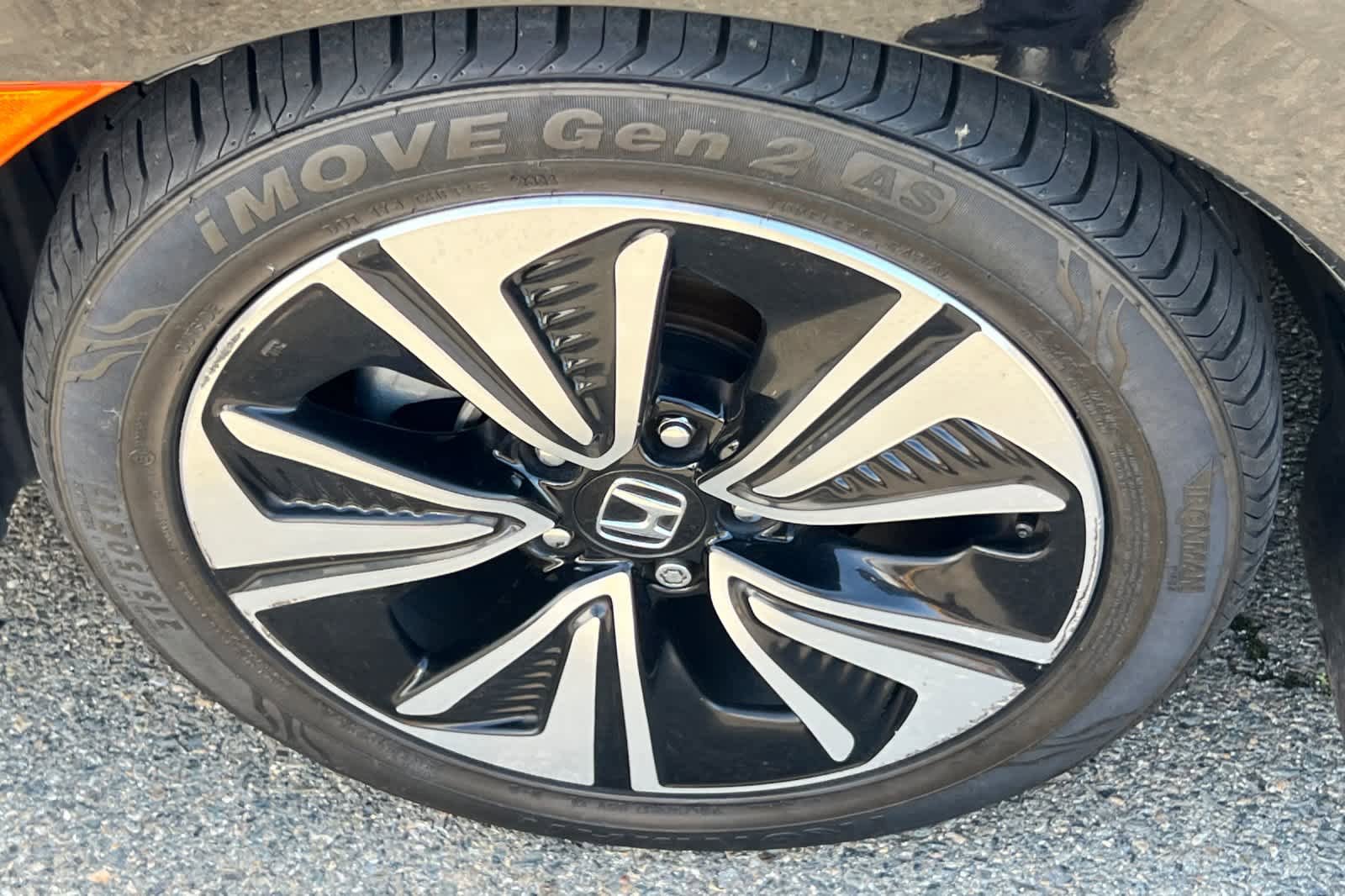 Used 2018 Honda Civic EX-L image 10