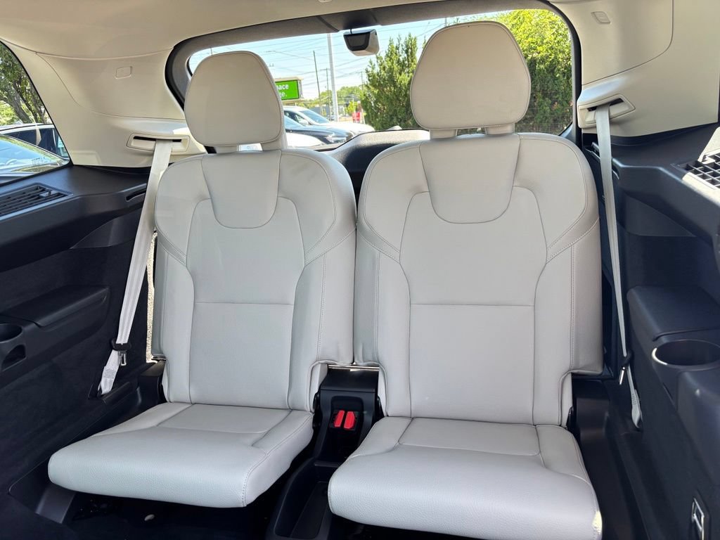 Used 2025 Volvo XC90 B5 Core w/ Climate Package AWD/4WD image 25