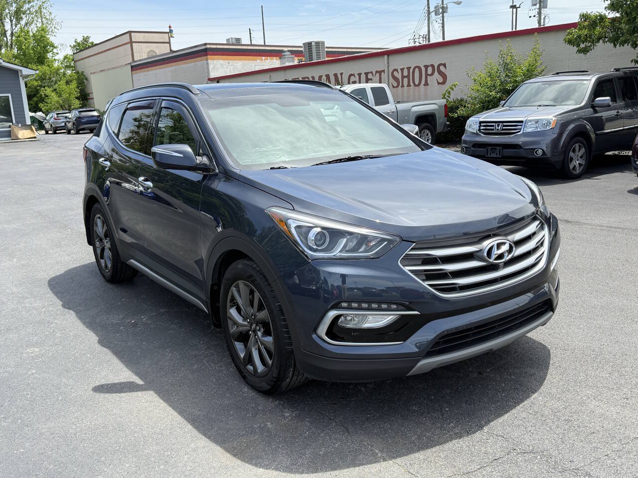Used 2018 Hyundai Santa Fe Sport w/ Cargo Package FWD image 7