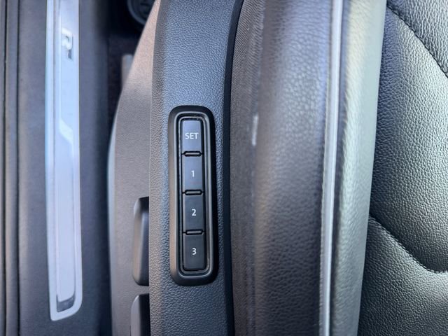 Used 2020 Volkswagen Tiguan SEL Premium R-Line image 17