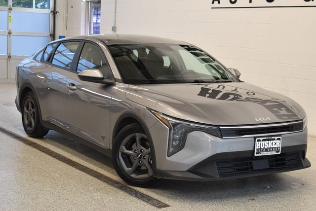 Used 2025 Kia K4 FWD image 1