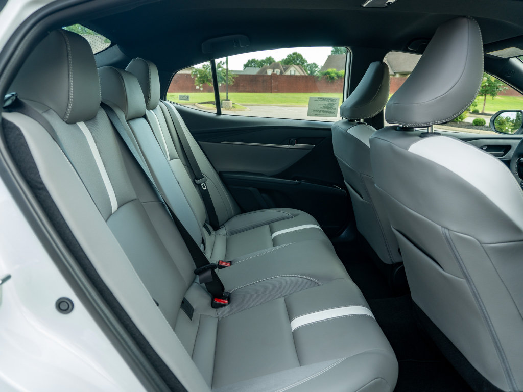 Used 2026 Toyota Camry SE w/ Convenience Package FWD image 17