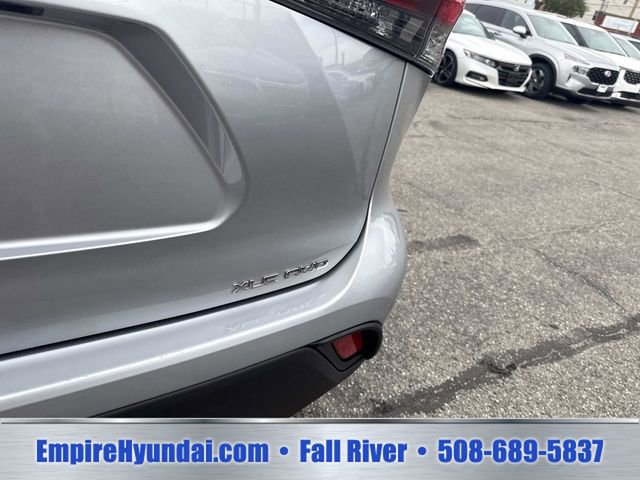 Used 2020 Toyota Highlander XLE AWD/4WD image 5