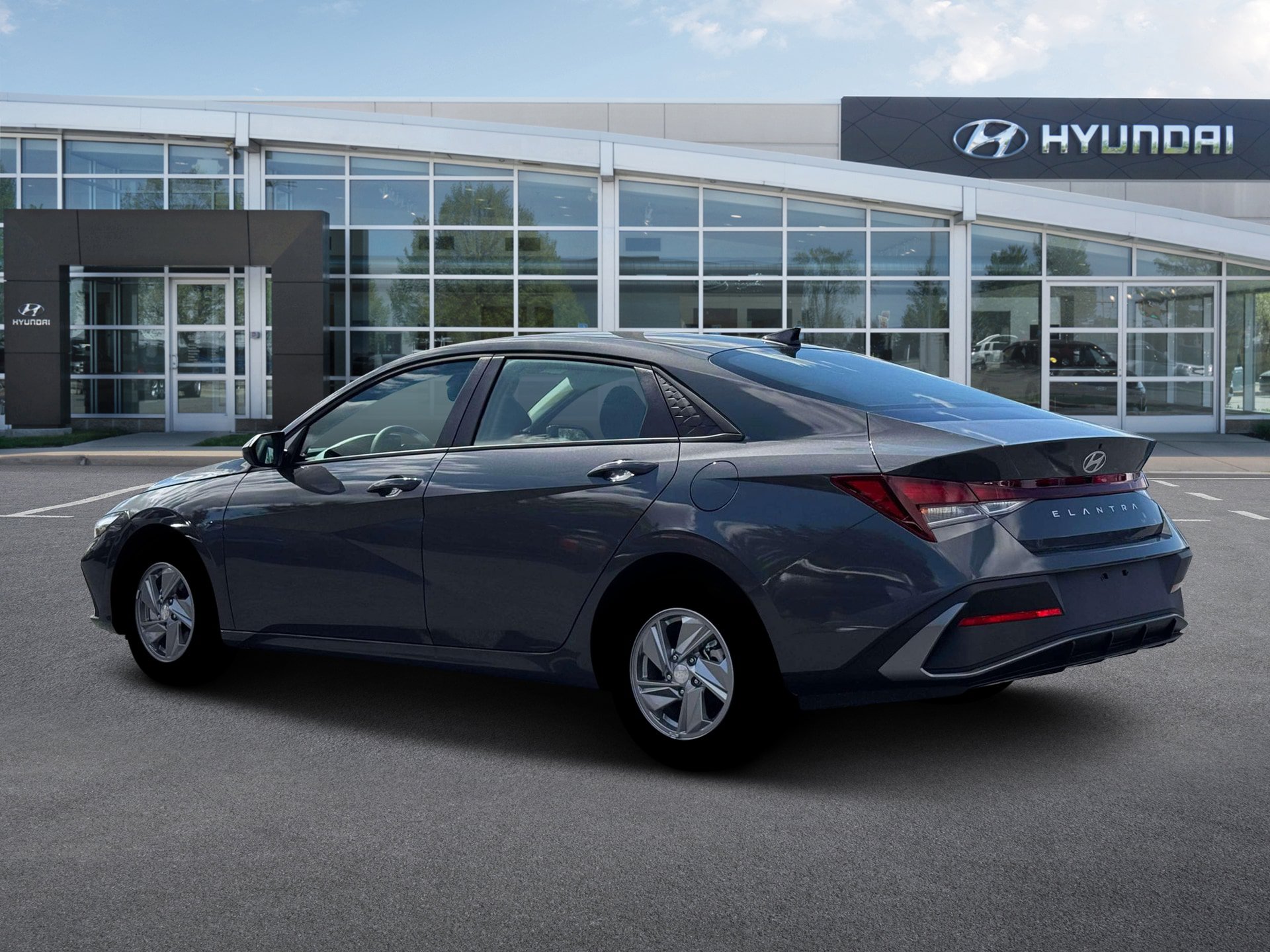 New 2026 Hyundai Elantra SE FWD image 4