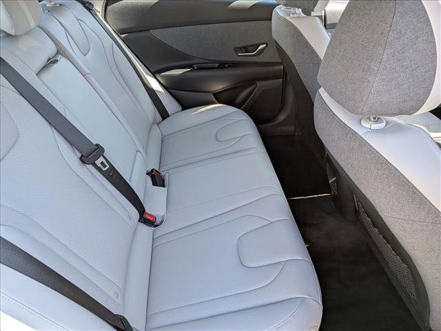Used 2025 Hyundai Elantra Limited FWD image 19