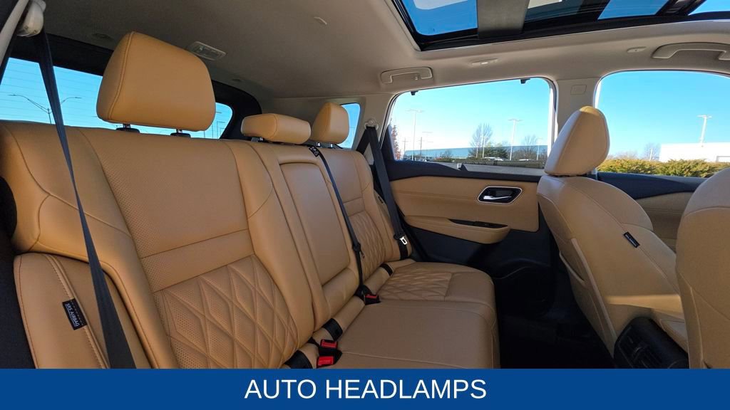 Used 2023 Nissan Rogue Platinum w/ Platinum Premium Package image 16