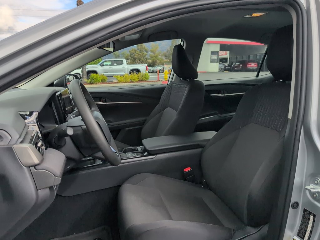 Used 2026 Toyota Camry LE FWD image 6