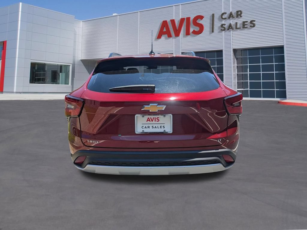Used 2025 Chevrolet Trax LT w/ LT Convenience Package FWD image 7