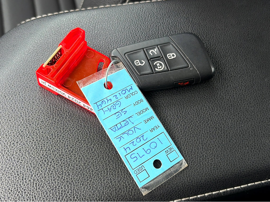 Used 2024 Volkswagen Jetta SE image 28