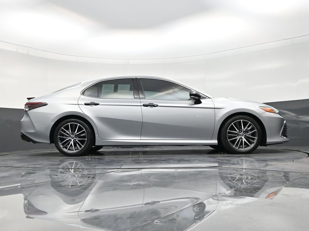 Used 2022 Toyota Camry XLE w/ Navigation Package FWD image 26