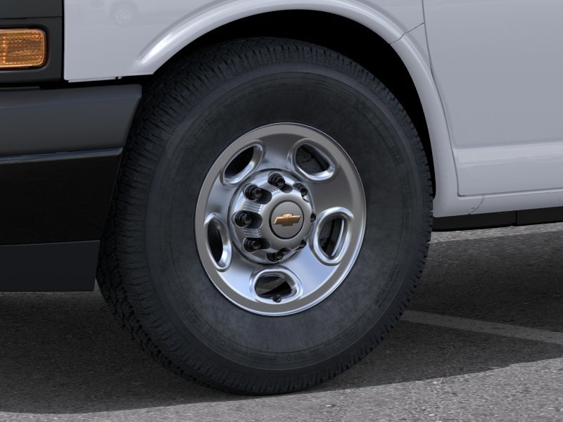 New 2026 Chevrolet Express 2500 Extended RWD image 9