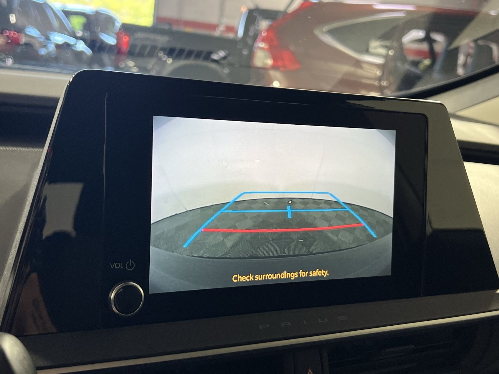 Used 2025 Toyota Prius LE FWD image 19