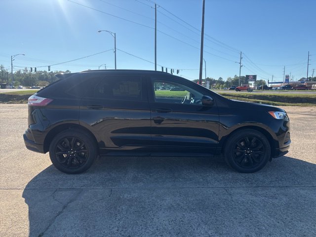 Used 2022 Ford Edge SE w/ Black Appearance Package