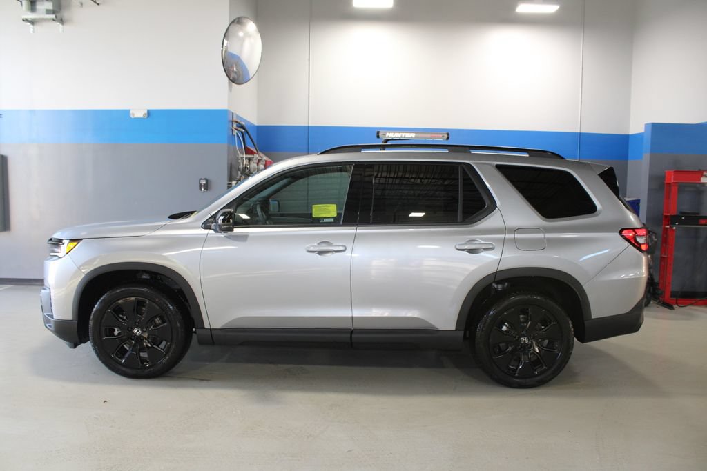 New 2026 Honda Pilot Black Edition image 8