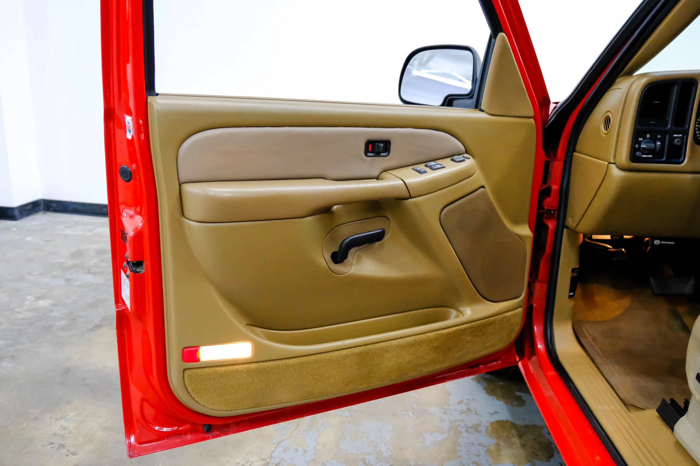 Used 1999 Chevrolet Silverado 1500 LS w/ Firm Ride Suspension Pkg RWD image 26