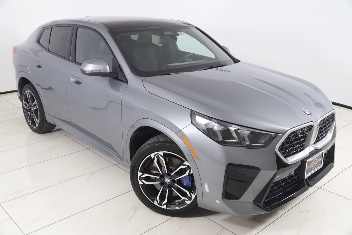 Used 2025 BMW X2 xDrive28i w/ M Sport Package AWD/4WD image 18