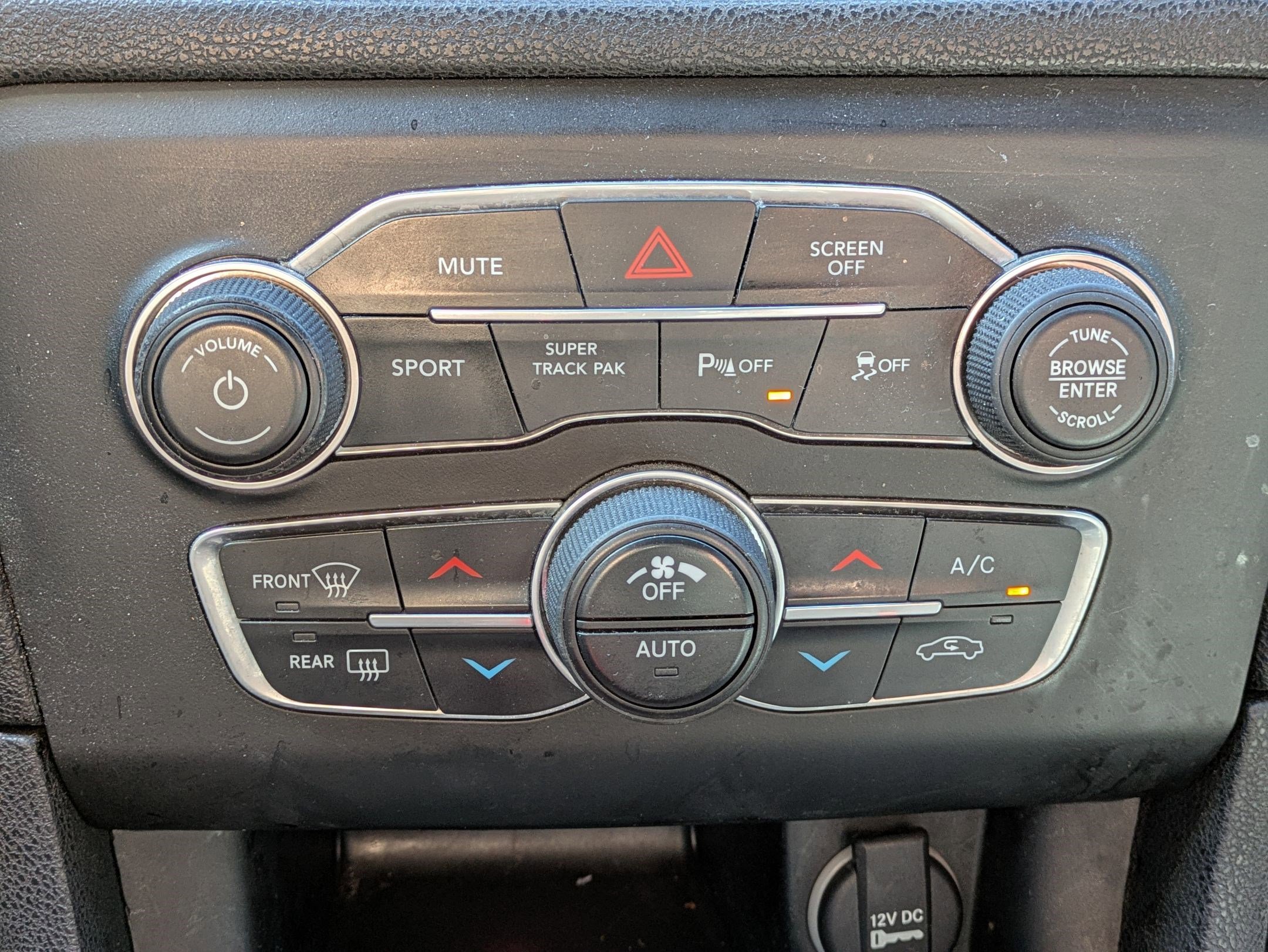 Used 2019 Dodge Charger R/T w/ Blacktop Package RWD image 20