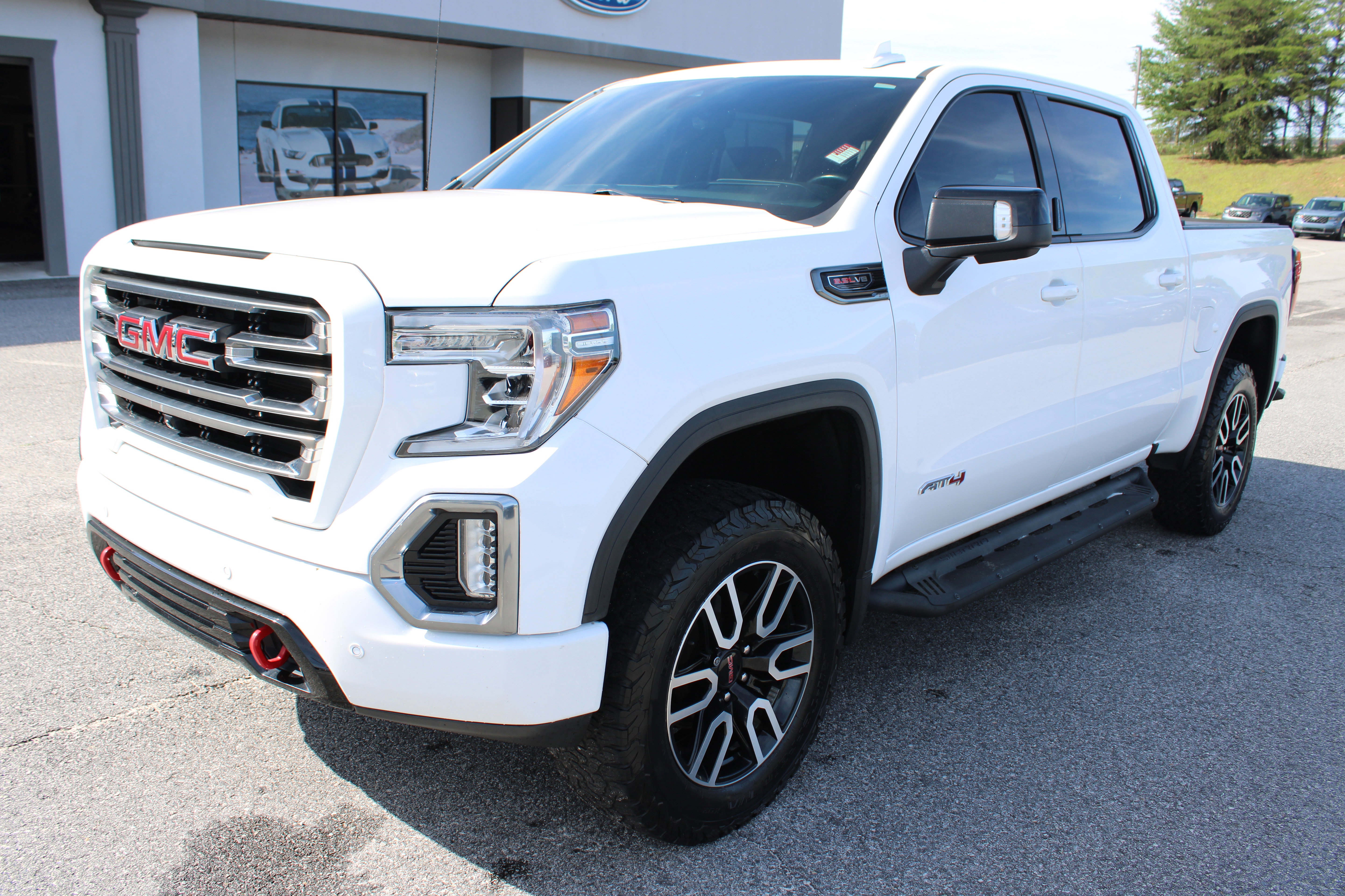 Used 2021 GMC Sierra 1500 AT4 w/ AT4 Premium Package AWD/4WD image 2