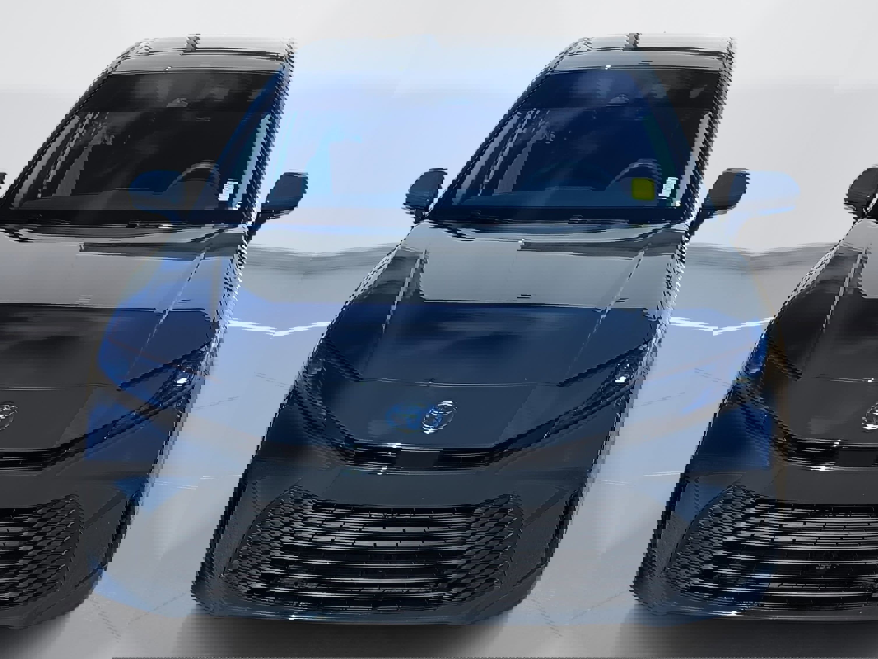 Used 2025 Toyota Camry LE image 2