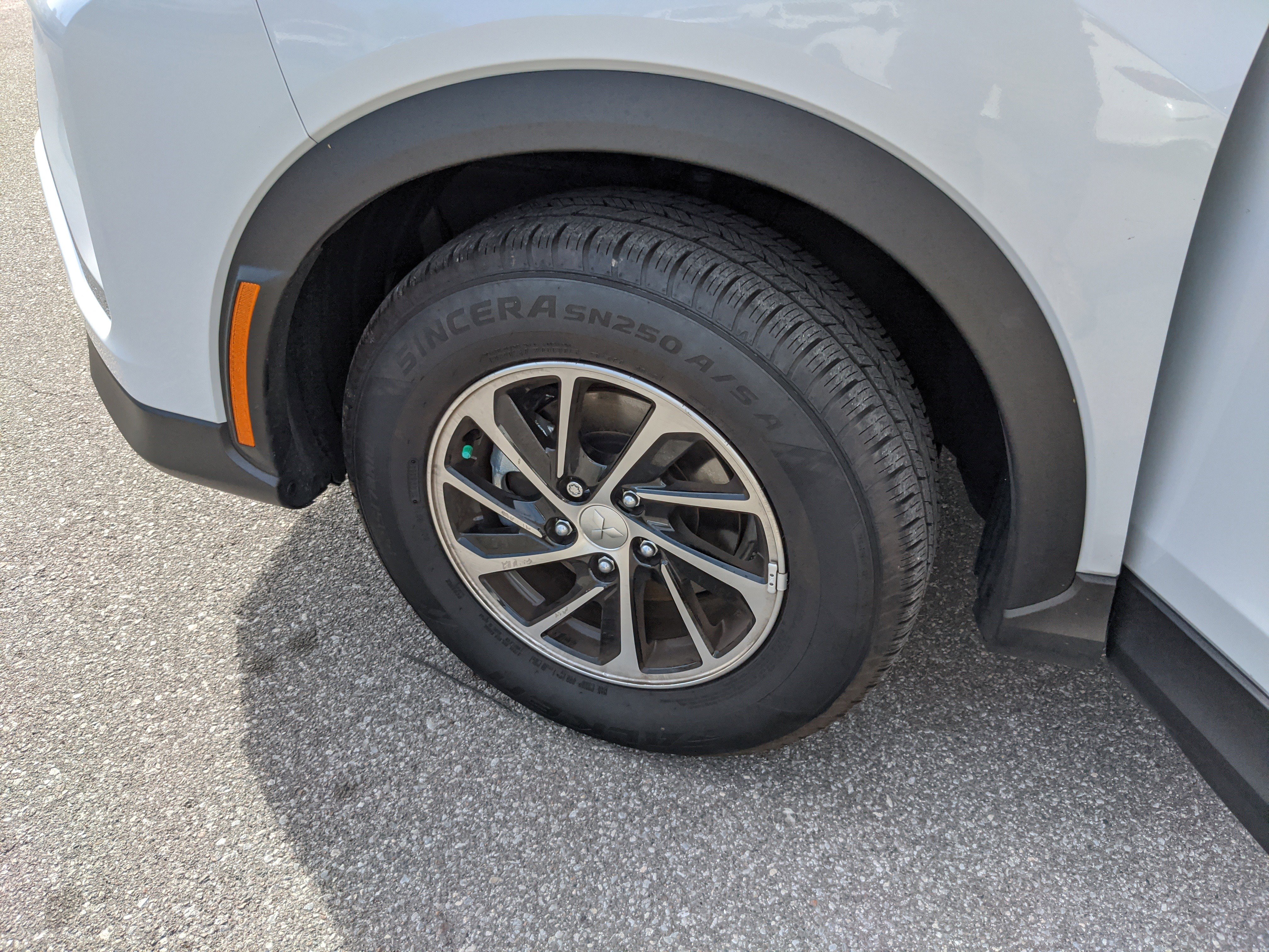 Used 2025 Mitsubishi Eclipse Cross ES image 34