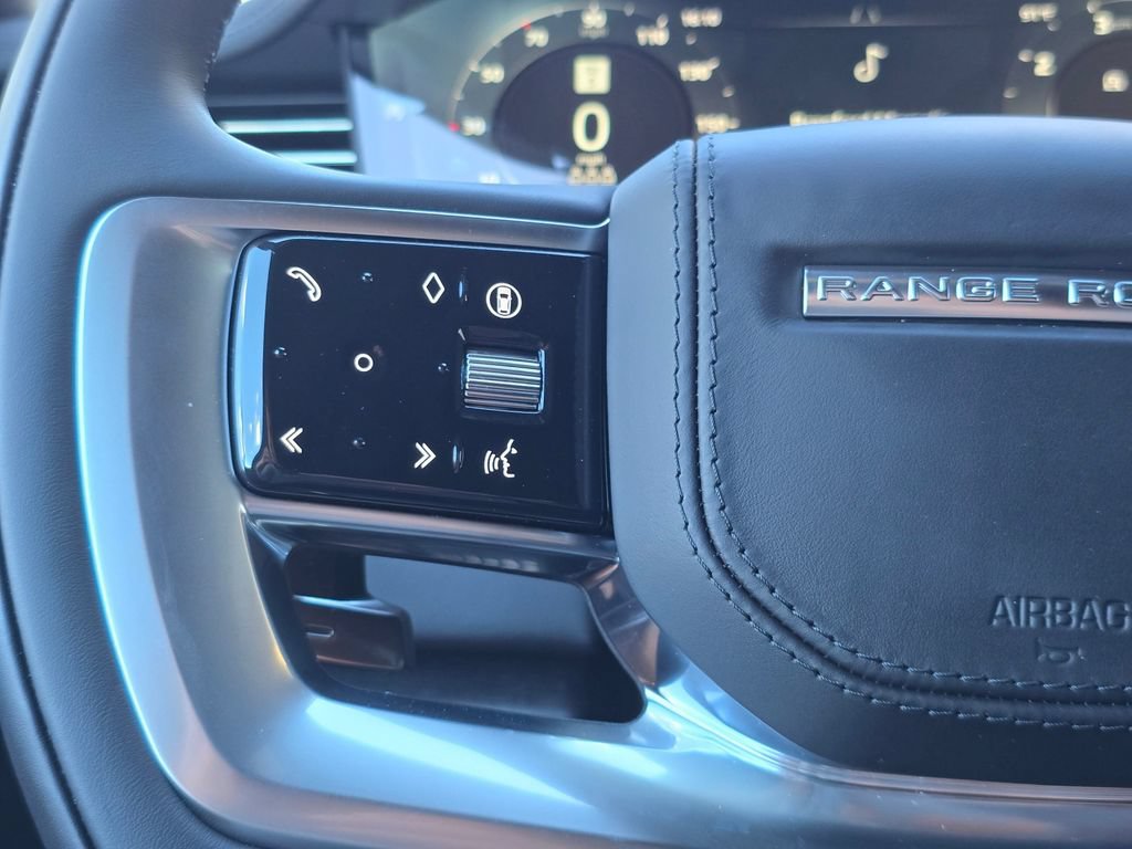 New 2026 Land Rover Range Rover Long Wheelbase SE AWD/4WD image 17