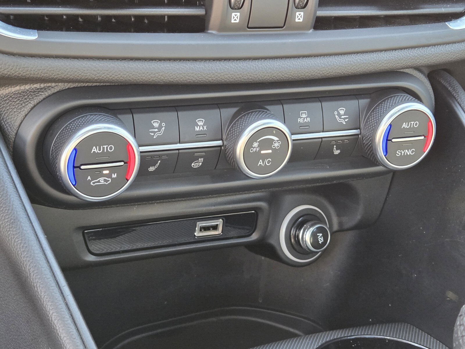 Used 2024 Alfa Romeo Giulia Veloce image 20