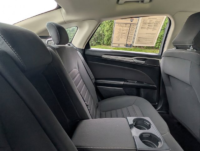 Used 2020 Ford Fusion SE FWD image 29