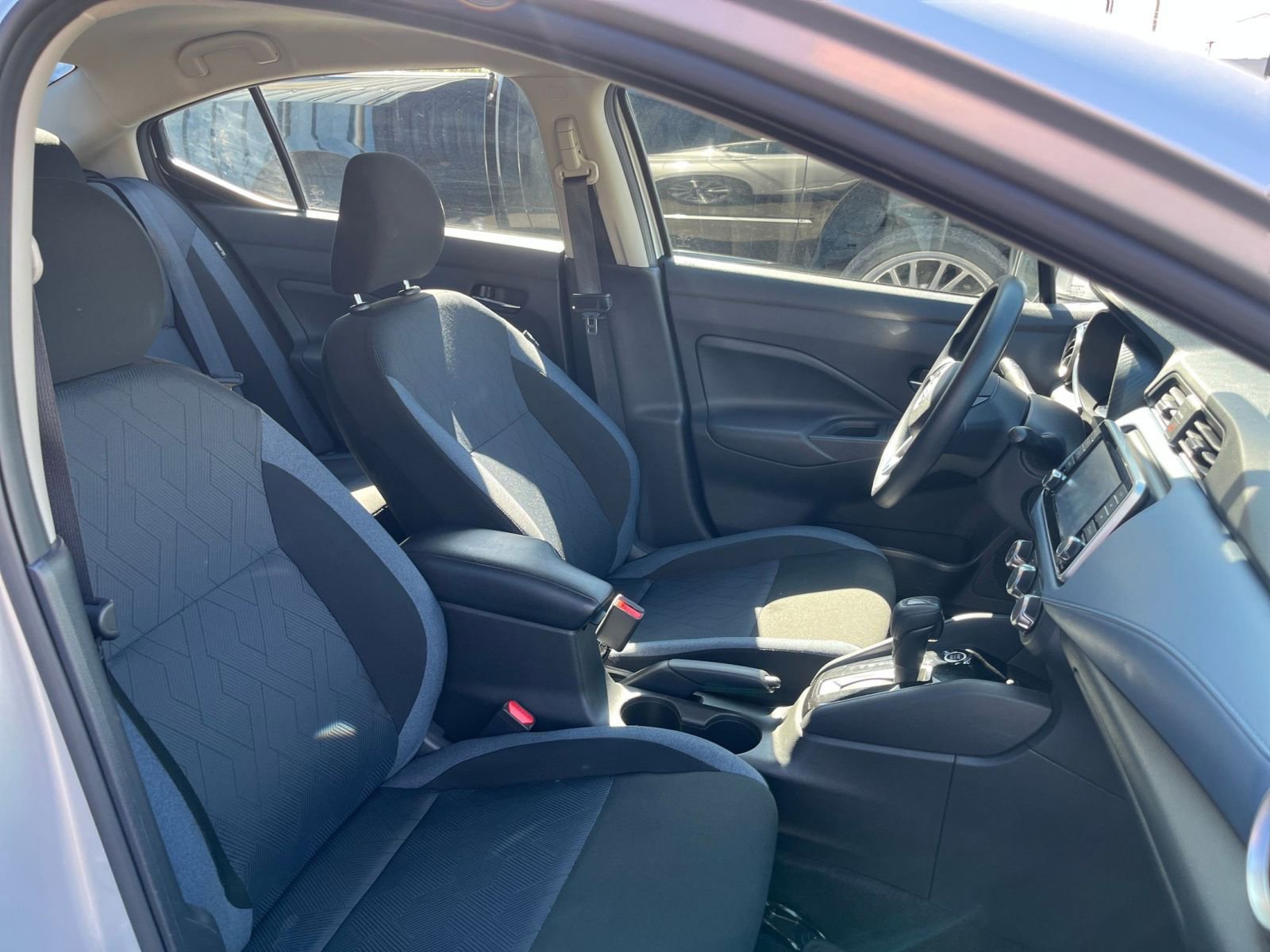 Used 2025 Nissan Versa SV image 34