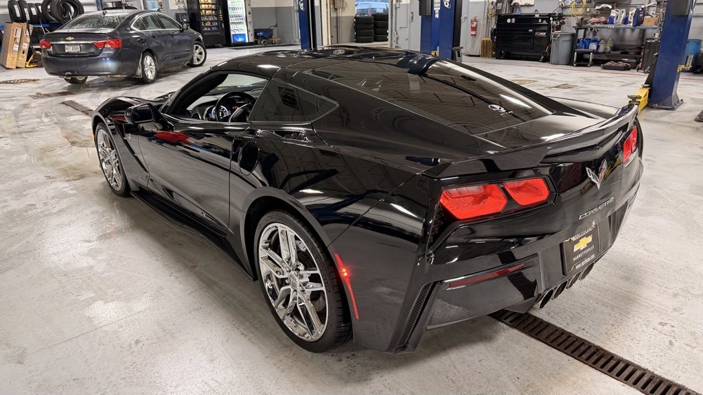 Used 2015 Chevrolet Corvette Stingray Z51 w/ 2LT Preferred Equipment Group image 5