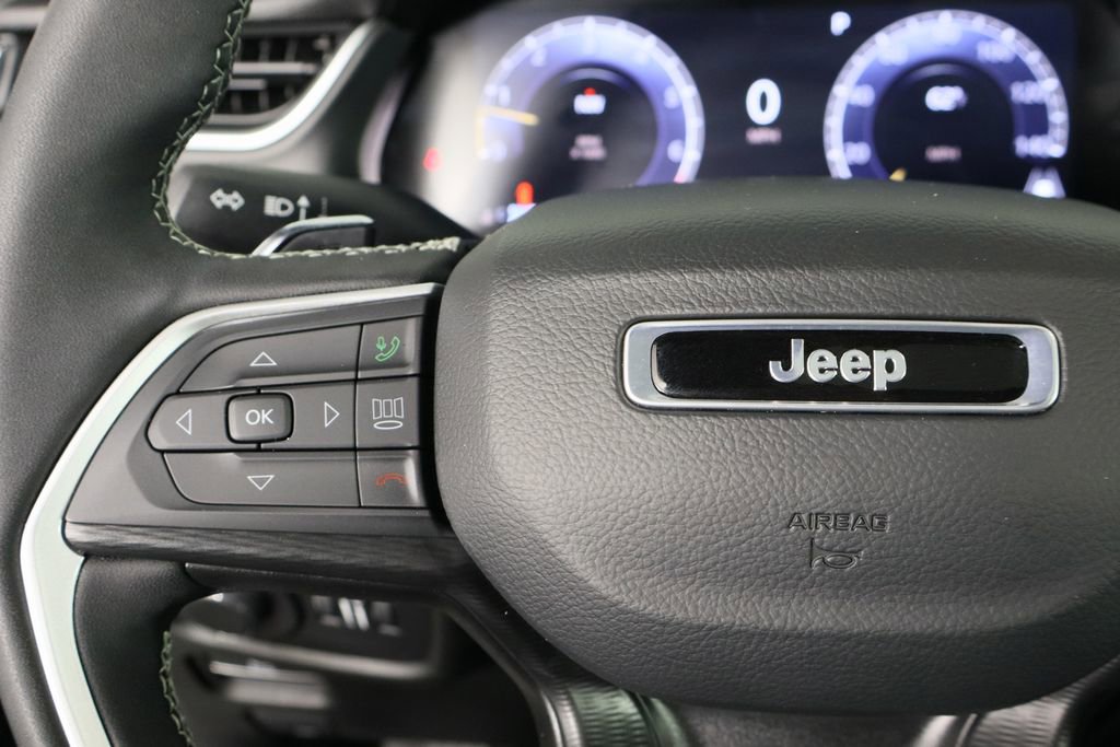 Used 2025 Jeep Grand Cherokee L Altitude image 24