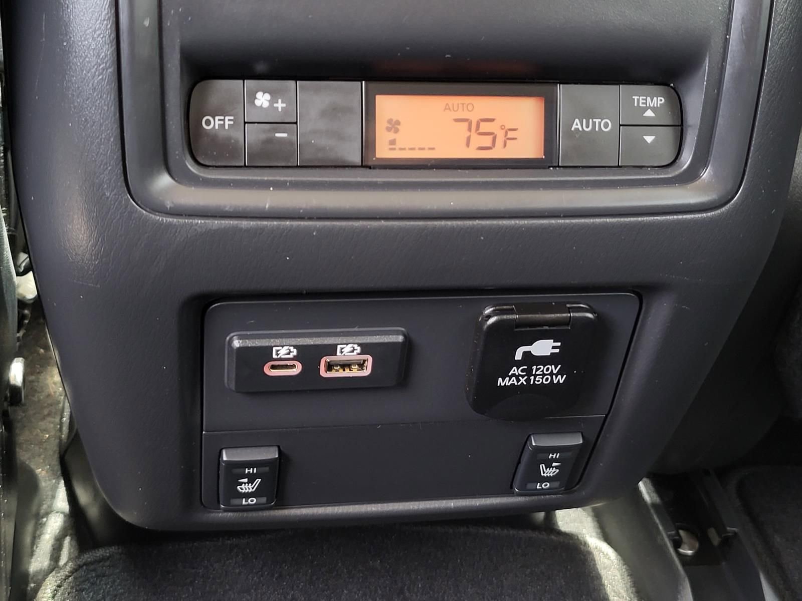 Used 2020 Nissan Pathfinder SL image 19