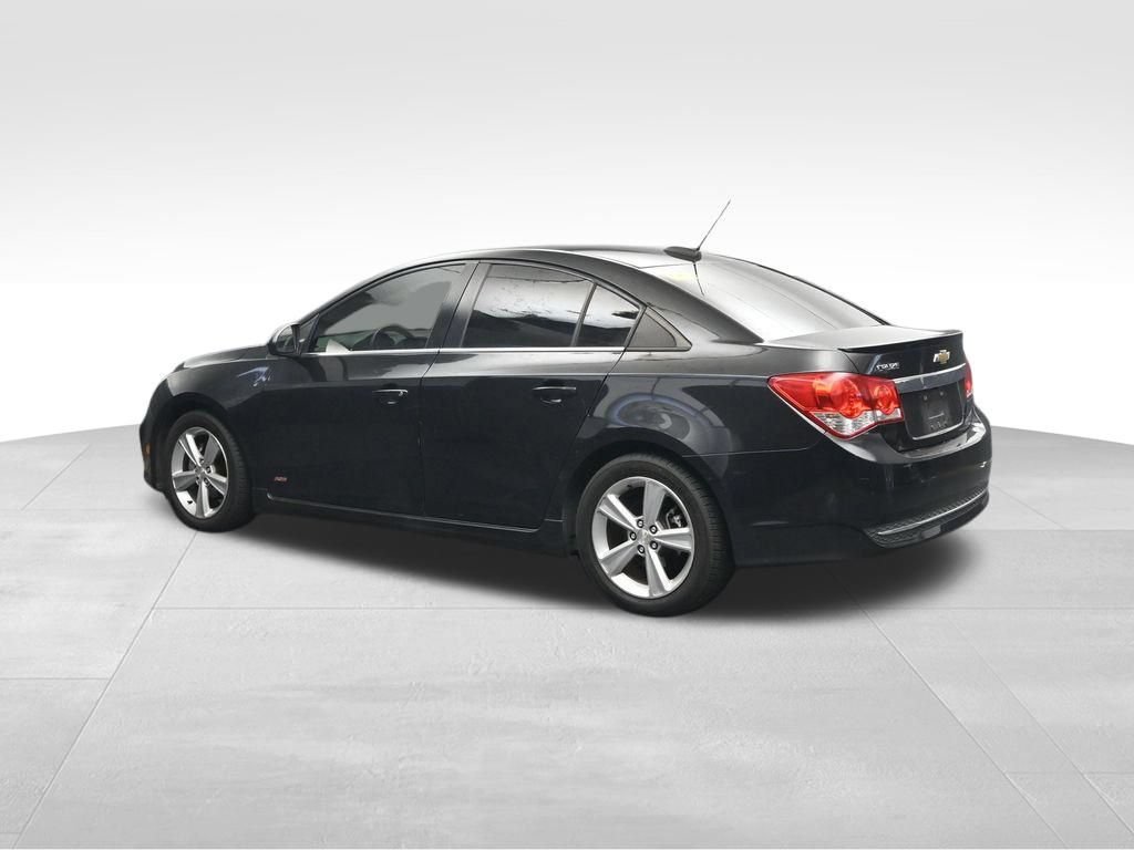 Used 2016 Chevrolet Cruze LT w/ Sun, Sound and Sport Package FWD image 3