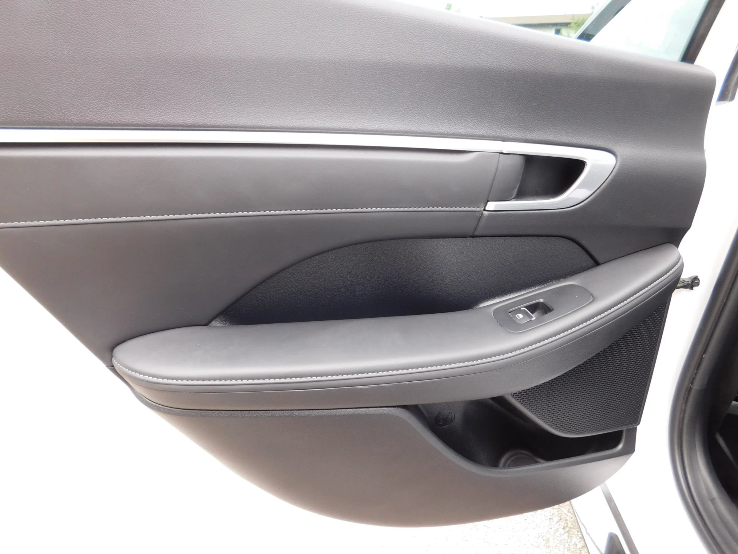 Used 2022 Hyundai Sonata Limited FWD image 11