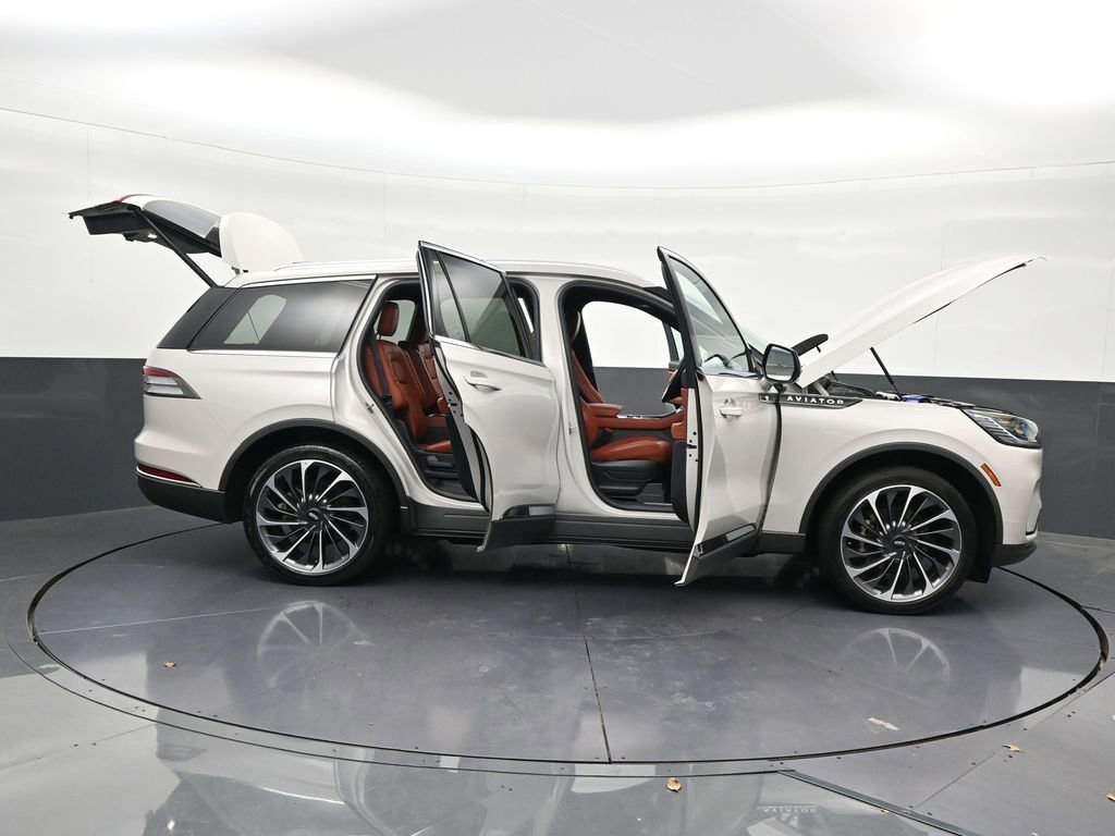 Used 2025 Lincoln Aviator Reserve w/ Illumination Package image 33