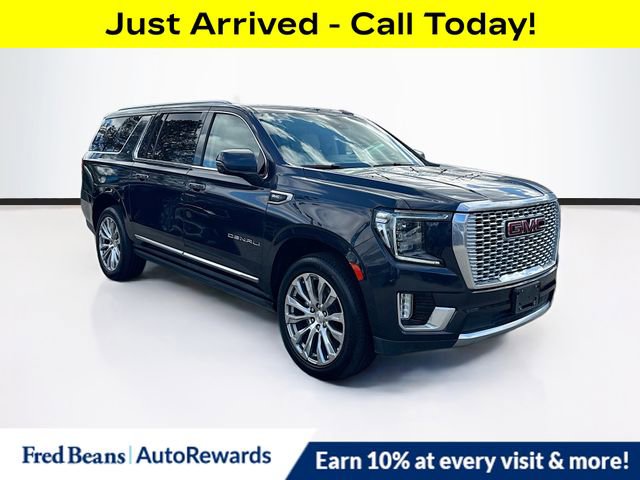 Used 2023 GMC Yukon XL Denali AWD/4WD image 1