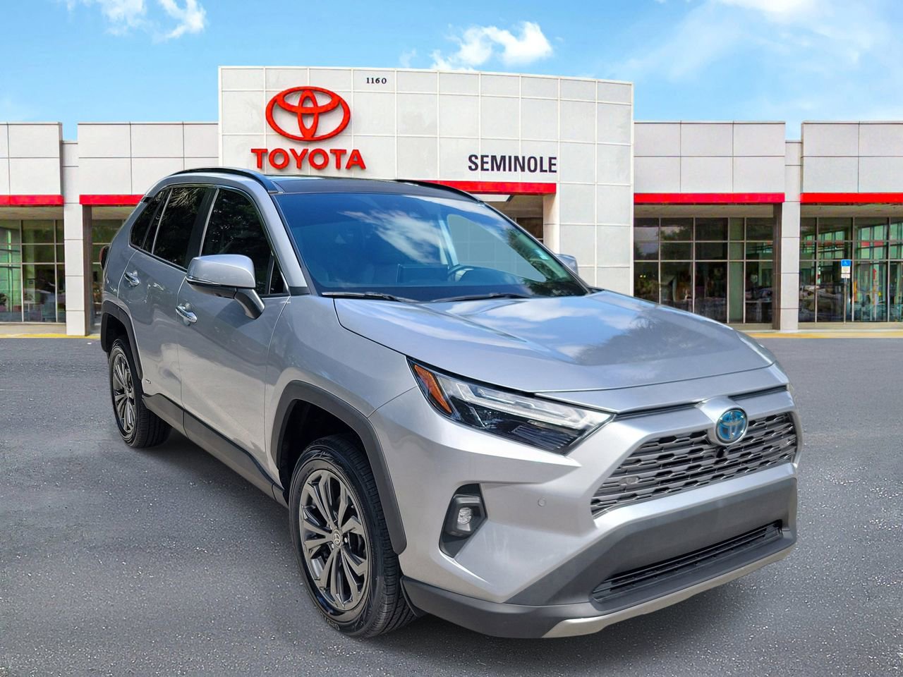 Used 2022 Toyota RAV4 Limited AWD/4WD image 2