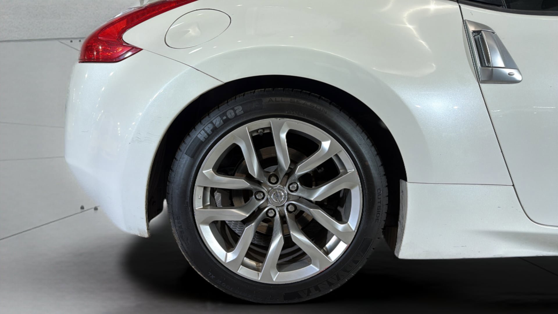 Used 2014 Nissan 370Z Coupe RWD image 35
