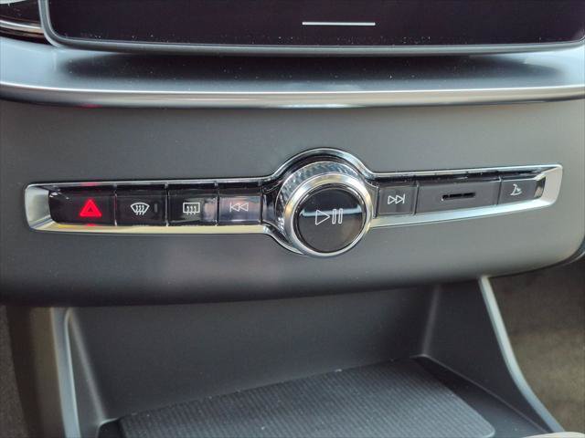 New 2027 Volvo XC90 B6 Ultra AWD/4WD image 9