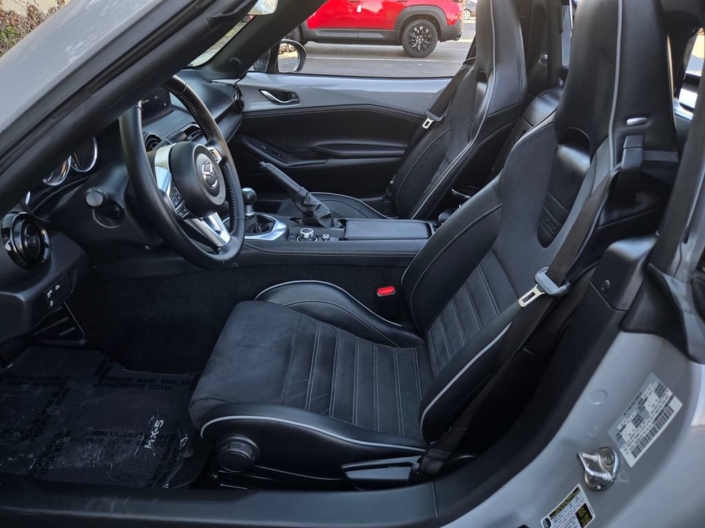 Used 2025 MAZDA MX-5 Miata RF Club RWD image 15
