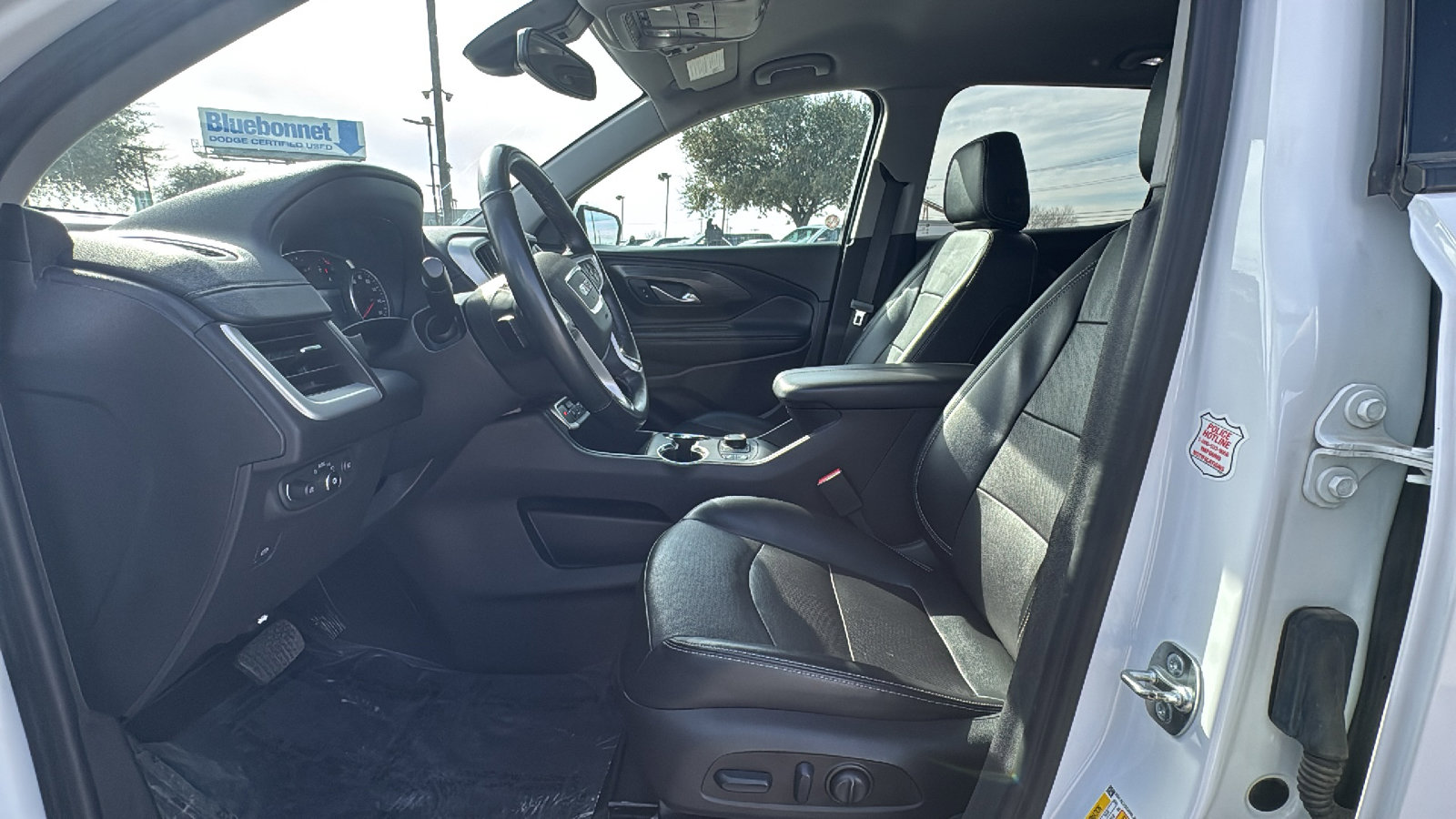 Used 2024 GMC Terrain SLT image 9