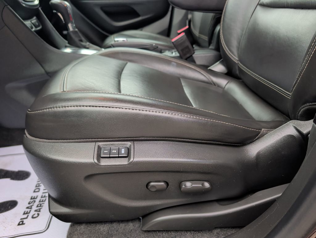 Used 2013 Buick Encore Premium image 9