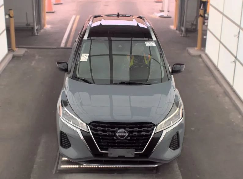 Used 2023 Nissan Kicks SV FWD image 3