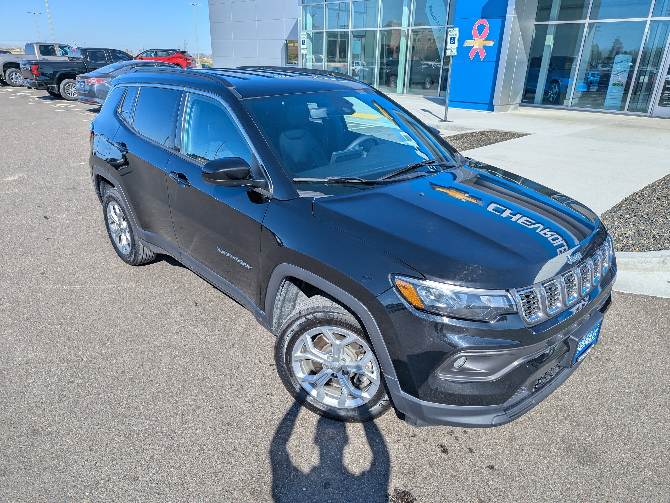 Used 2024 Jeep Compass Latitude AWD/4WD image 4