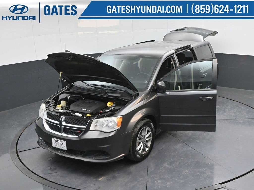 Used 2016 Dodge Grand Caravan SE image 44